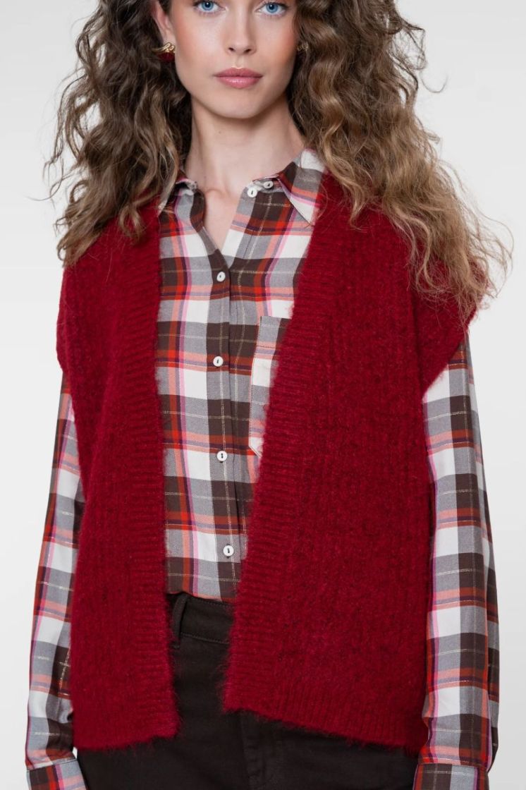 000460-OXBLOOD RED wine 